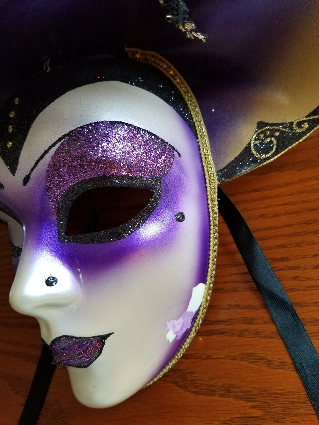 Mardi Gras Masks in Arts & Collectibles in Norfolk County - Image 3