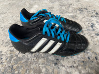 Adidas soccer cleats - kids size 4