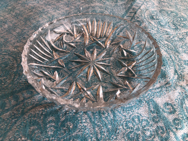 Pinwheel  Crystal round candy dish in Home Décor & Accents in City of Toronto - Image 2