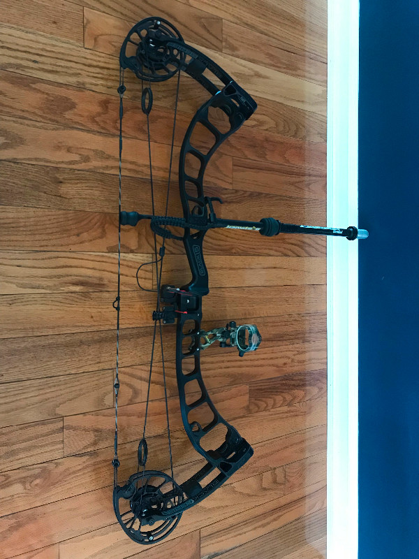Prime Black 5 compound bow in Fishing, Camping & Outdoors in Norfolk County - Image 2