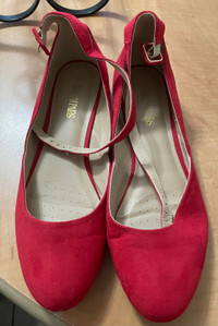 Ladies size 10/11 Dressy Red Flats  