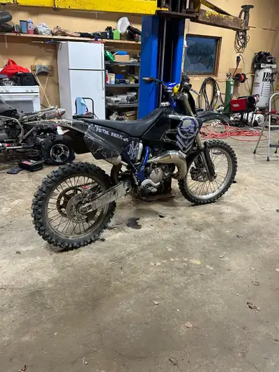 Selling my 1999 YZ 125 the bike starts run drives amazing. I bought the bike in March. Blew it up th...
