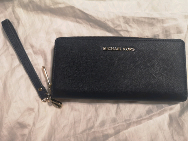 MICHAEL KORS LARGE  DARK BLUE WALLET W STRAP in Women's - Bags & Wallets in Barrie