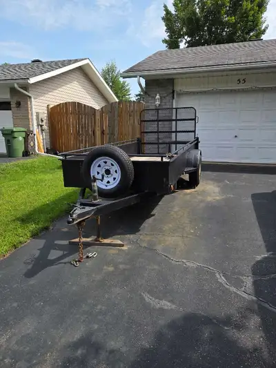 5' x 12' utility trailer, 3,500 lbs axle, 4' ramp, spare tire