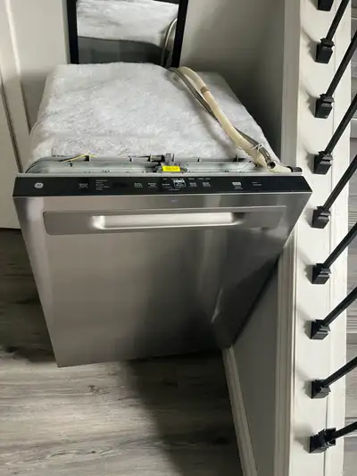 GE Dishwasher GDP630PYR5FS, View more
