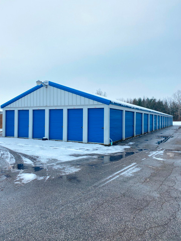 Welcome to Ultimate Storage Facility Petrolia in Outdoor Tools & Storage in Chatham-Kent