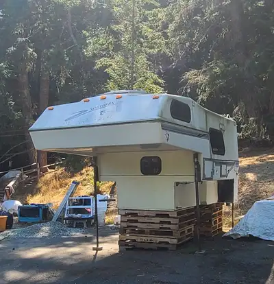 Great little camper. Good condition, everything works and no leaks. Truck broken, must sell.