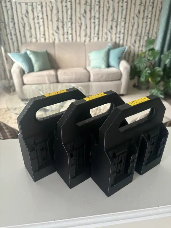 DeWalt Battery Caddy Holder (for 4 Batteries) in Power Tools in Markham / York Region - Image 4