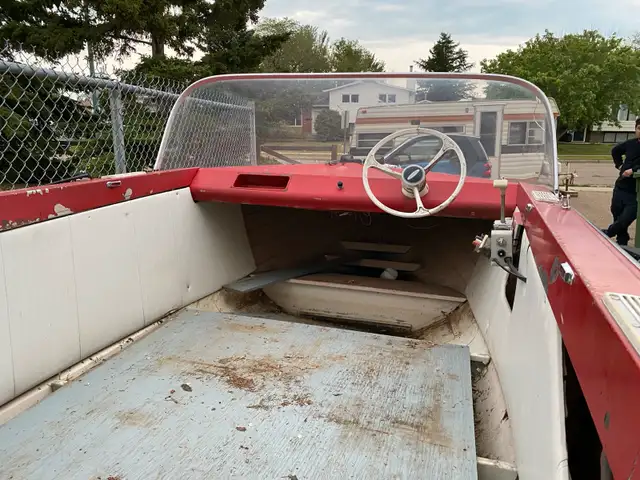 Aluminum boat in Powerboats & Motorboats in Lloydminster - Image 4