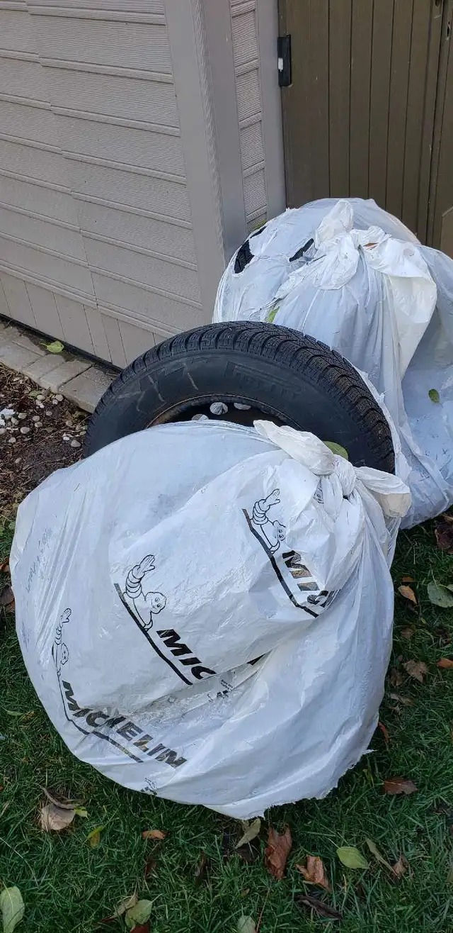 215 60 16 winter tires with rims. in Tires & Rims in Cambridge - Image 2