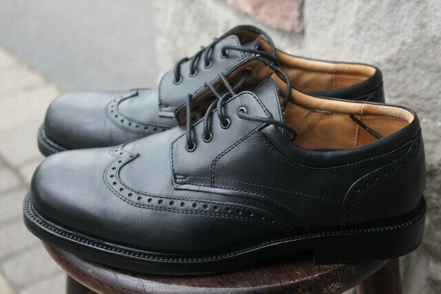 Leather dress Shoes men’s docker’s size US 10 W Local pickup a in Men's Shoes in Markham / York Region - Image 4