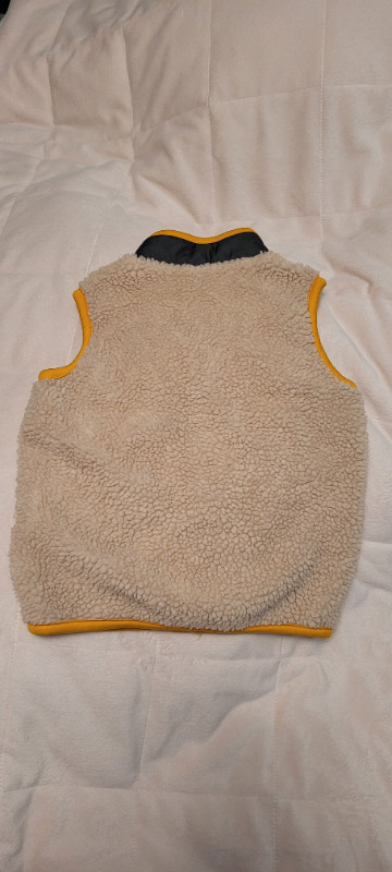 Toddler sherpa vest 3T in Clothing - 3T in City of Toronto - Image 2