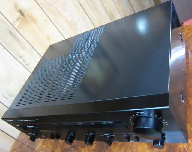 DENON PMA-520 STEREO INTEGRATED AMPLIFIER * JAPAN * TOROID POWER in Stereo Systems & Home Theatre in Ottawa - Image 9