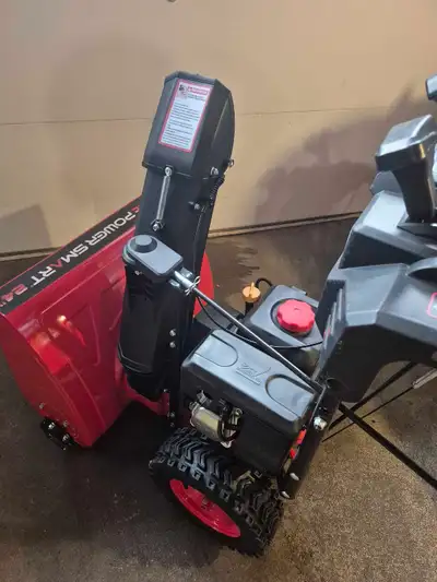 Snowblower 24", 212 cc,  gas  *new* negotiable, View more