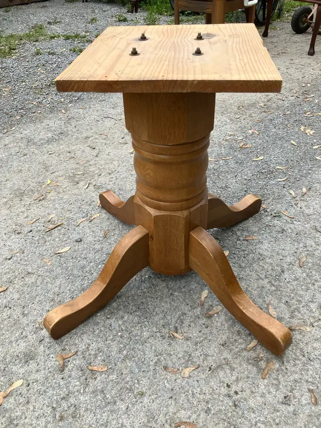  Solid oak Wood dining room table @ Engraved around the s in Dining Tables & Sets in Markham / York Region - Image 7