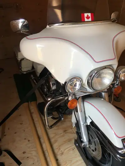 1993 toronto police bike, runs great i have 2 of them and selling one no radio, no rear box ,