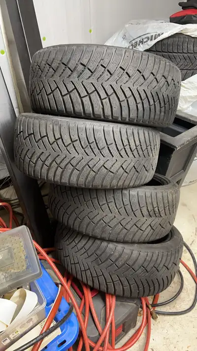 Set of 4 Nexen Wingaurd WinSpike 3 225/40/R18 winter tires. Asking $550 obo I sold my car and don’t...