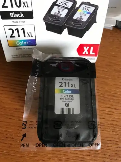 Emballage non ouvert. Cause de la vente: cartouche non compatible avec nouvelle imprimante. Se vend...