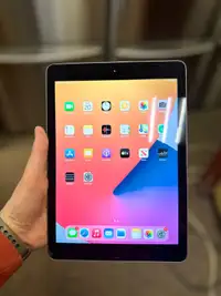 iPad 5th Gen 32GB with warranty