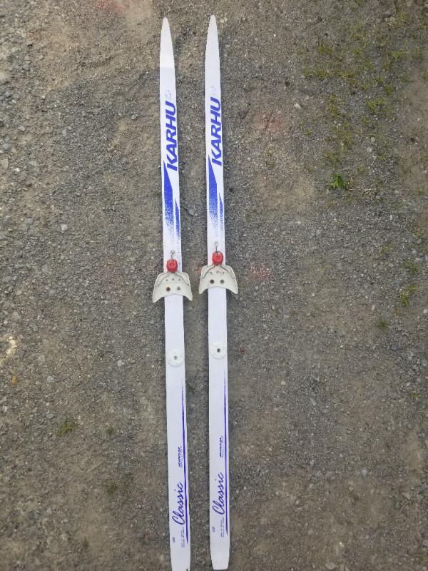 adult cross country skis & poles in Ski in Kawartha Lakes - Image 2