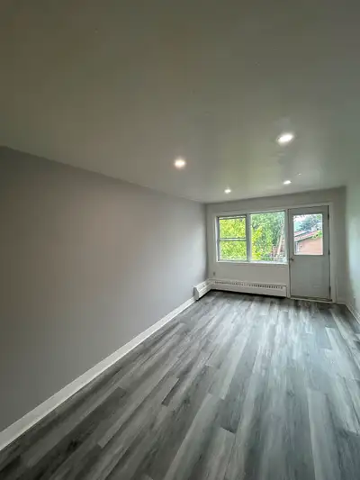 4 ½ Apts Visite entre 11:00 et 3:00 TOUT LES JOURS