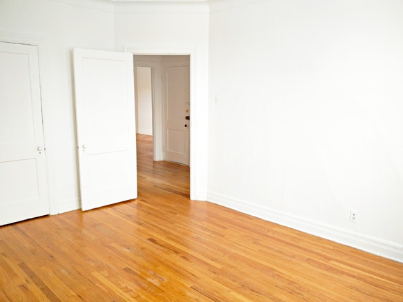 WOW! 4 CAC. BEAU GRAND CONDO/APT. EXCELLENT QUARTIER. MONT ROYAL — photo 2