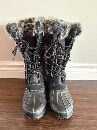 Khombu Boots size 7, View more