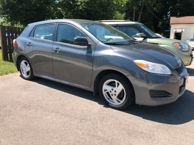 2011 TOYOTA MATRIX, MANUAL, CERTIFIED !! in Cars & Trucks in Kitchener / Waterloo