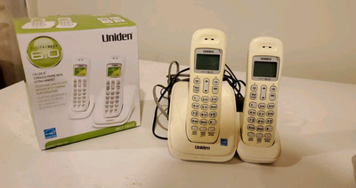 2 Handset Digital Cordless Phone with Caller ID/Call Waiting. Features large high contrast backlit L...