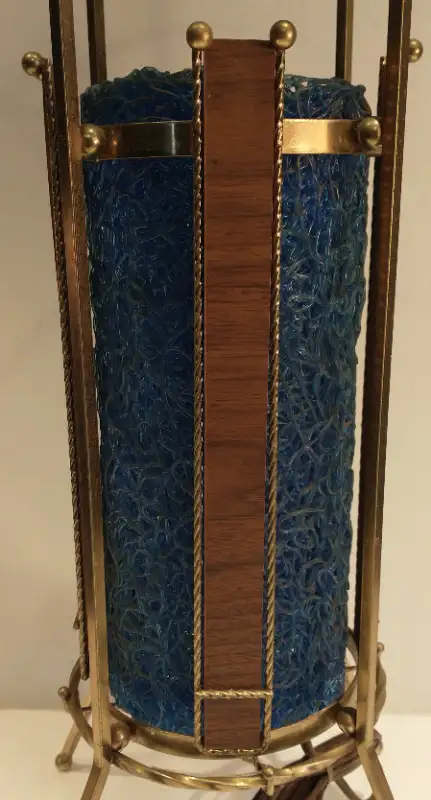 Vintage blue spaghetti lucite shade floor lamp in Indoor Lighting & Fans in Ottawa - Image 5