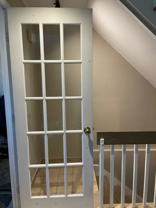 Porte française blanche en bois , 30 po x 80 po. in Windows, Doors & Trim in City of Montréal - Image 3