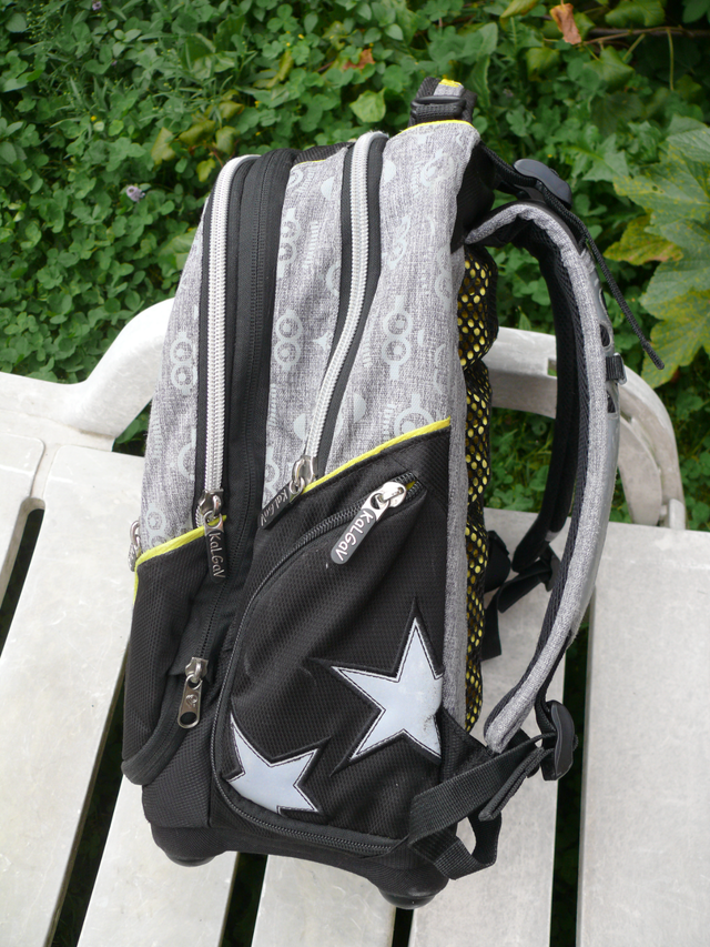 Elementary school orthopedic backpack in Bags & Luggage in Markham / York Region - Image 9