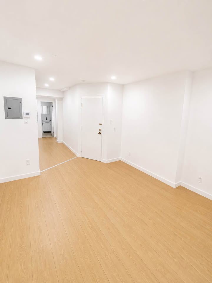 1 Bed 1 Bath - Apartment (CDN-NDG) - $1,225/mo — photo 3