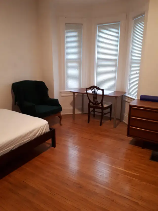 Room for rent close to U of  T and OCAD63417638262403121