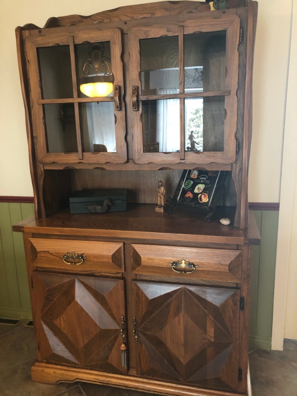Buffet en bois 2 sections Buffets et vaisseliers Granby Kijiji