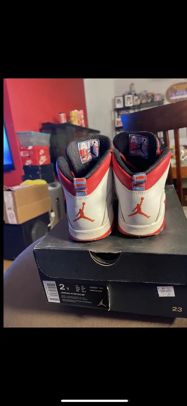 Jordan 10 Retro in Men's Shoes in Mississauga / Peel Region - Image 6