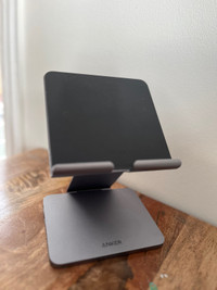 Anker 551 8in1 hub iPad laptop stand