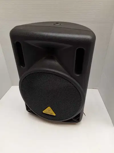 Behringer Eurolive B208D 200 Watt 8" Powered Speaker Good working condition Plastic for power plug b...