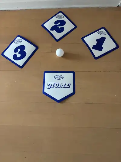 Like new and set for 5$.