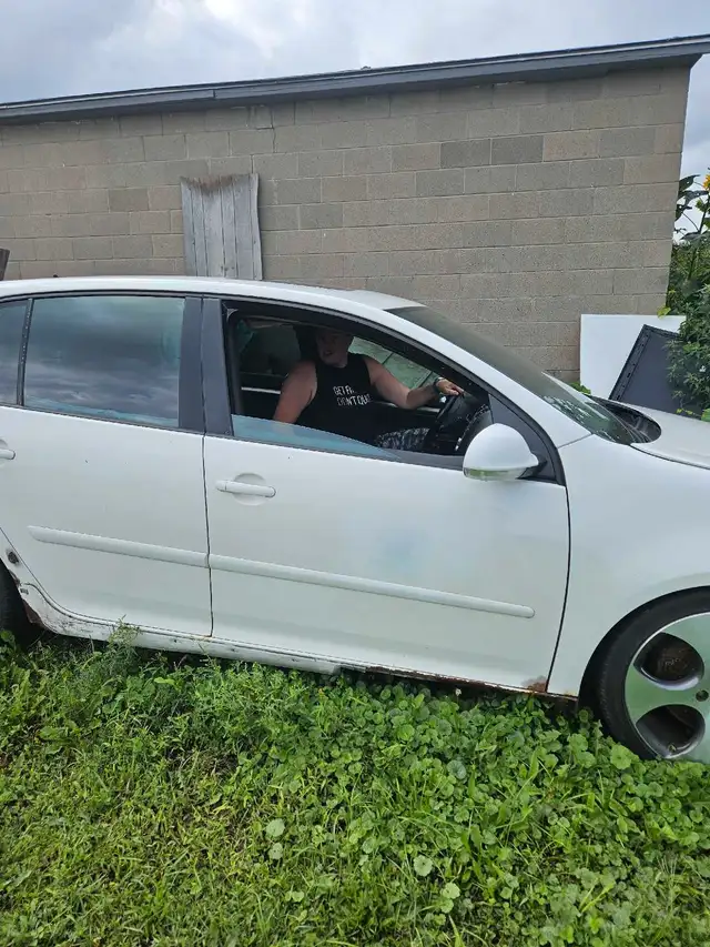 2007 Mk5 GTI Project ( 2 cars )63804705506435122