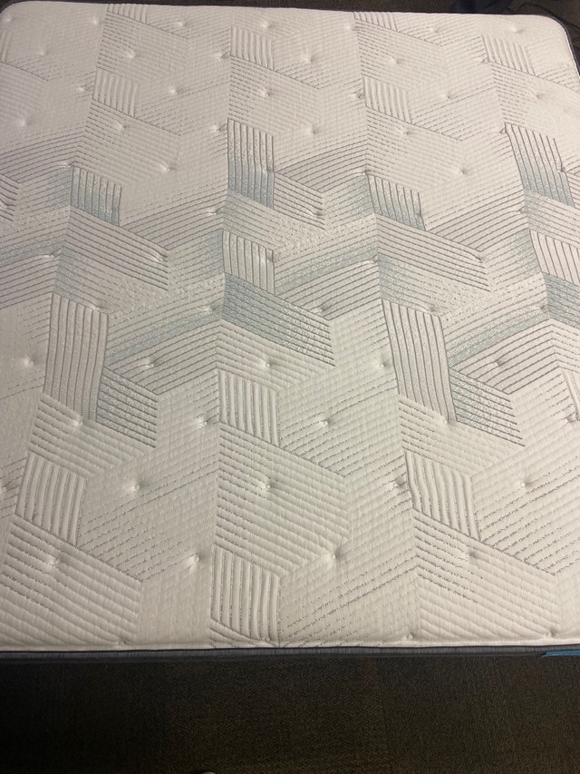 BeautyRest Harmony Sea Qual King Mattress Beds & Mattresses