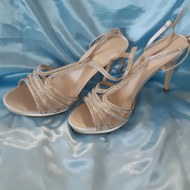 NEW never worn women’s size high heel shoes Size 10 in Women's - Shoes in Peterborough - Image 5