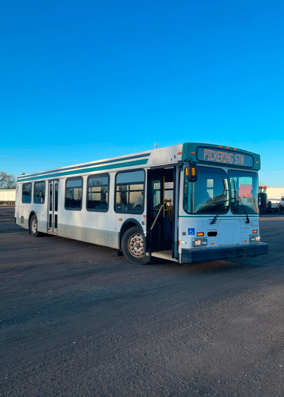2009 New Flyer D40LF bus in Other in Oshawa / Durham Region - Image 3