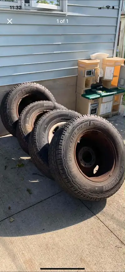 Durable set of four Cooper Discoverer X/T4 all-terrain tires. These tires are size LT275/70R18 and a...