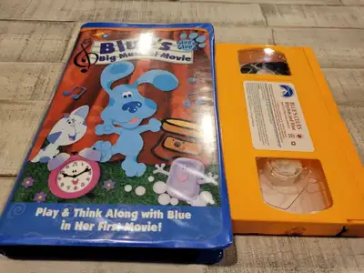Relive your childhood with Blue's Clues Big Musical Movie on VHS! This used tape is in good conditio...