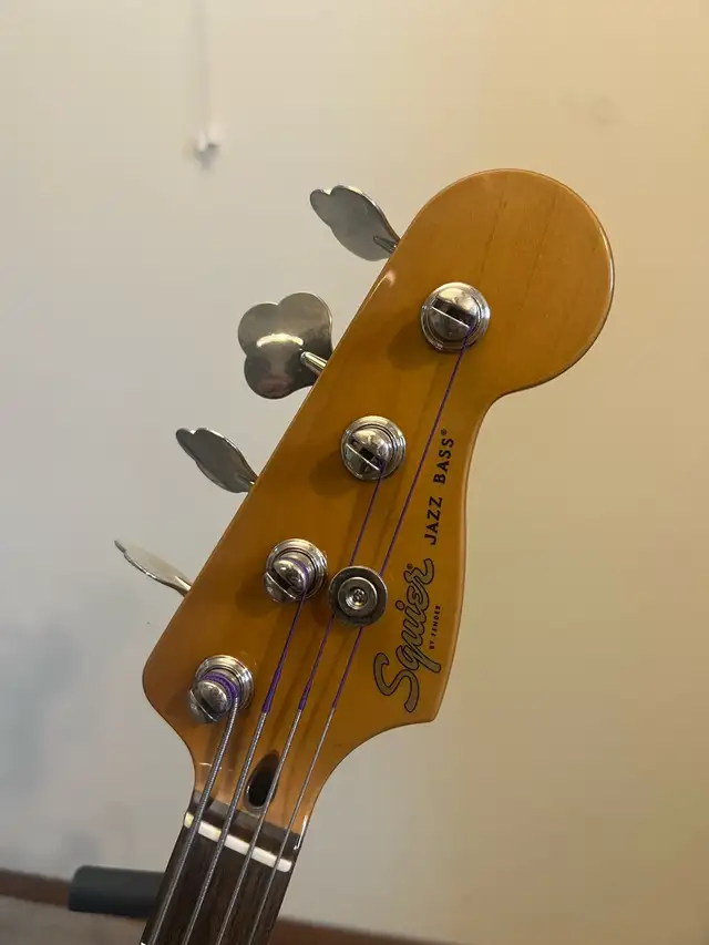 Fender Squier Classic Vibe 60’s Jazz Bass in Guitars in Edmonton - Image 4
