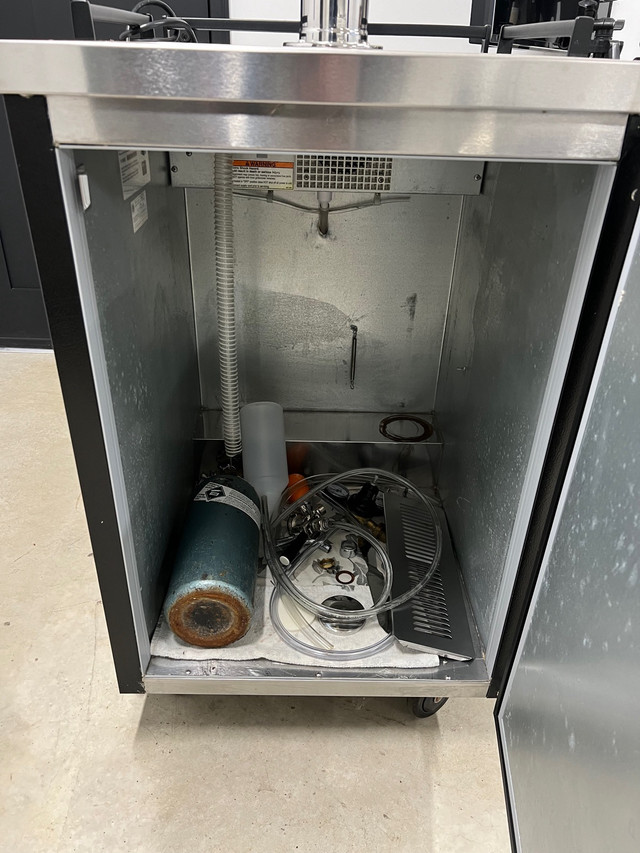 Keg fridge  in Refrigerators in Thunder Bay - Image 2