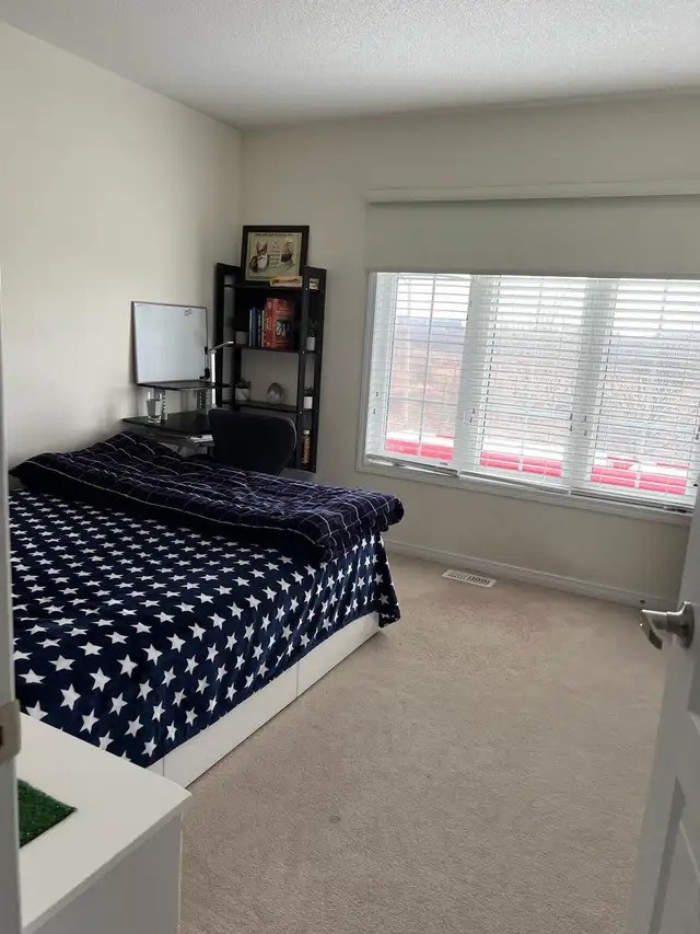 room for rent near humber college and rexdale in Long Term Rentals in Mississauga / Peel Region - Image 2