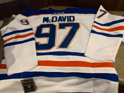 Up for sale is a Reebok Edmonton Oilers Connor McDavid Jersey, size medium 48. This jersey features...
