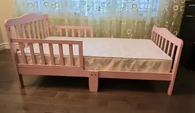 Solid wood pink toddler bed with waterproof mattress and bedding (2 waterproof mattress pads, 2 Mini...
